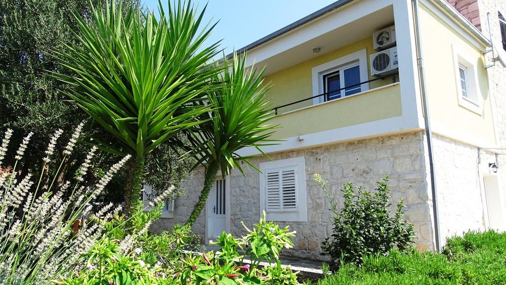 Seaside Villa Mia Trogir Exterior foto